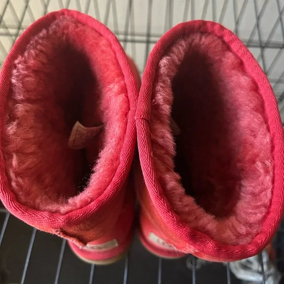 Red UGG Boots Size 8 - Picture 3 of 4